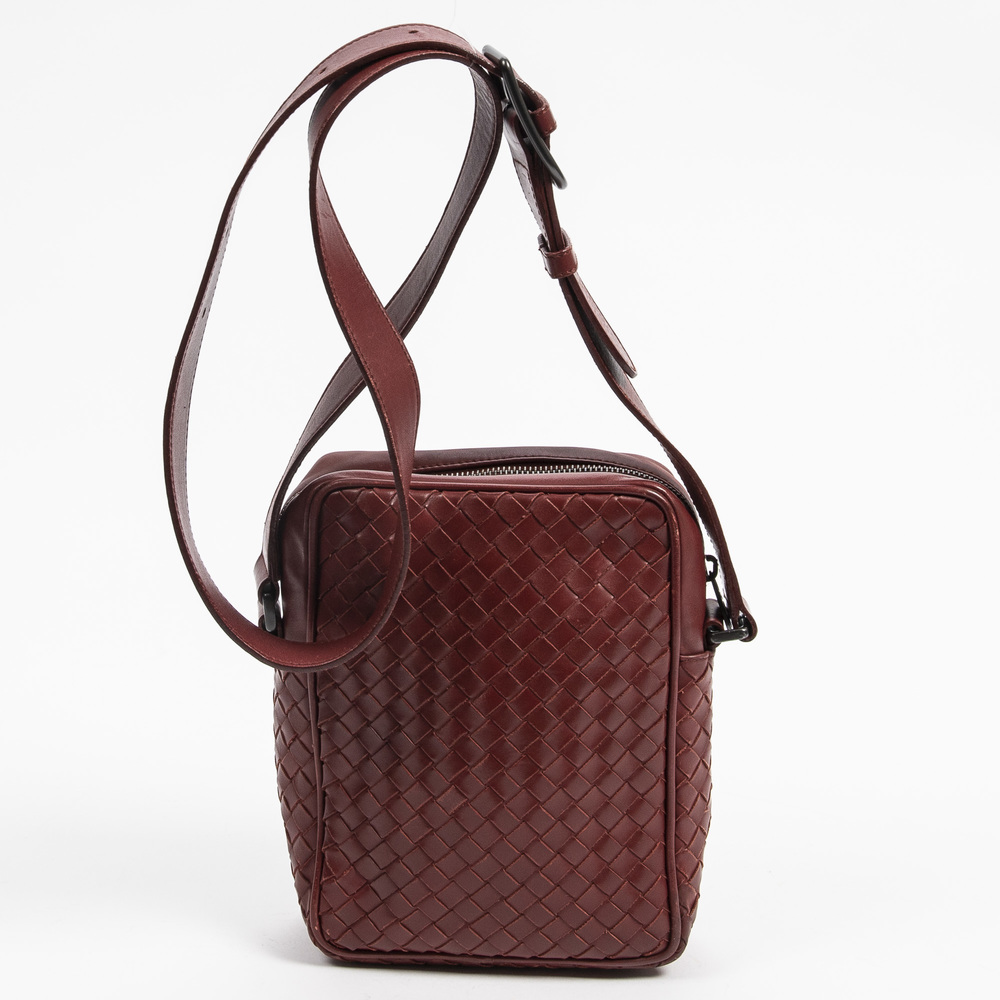 Bottega Veneta Small Messenger Bag in Red Intreciatto Leather - Picture 5 of 7